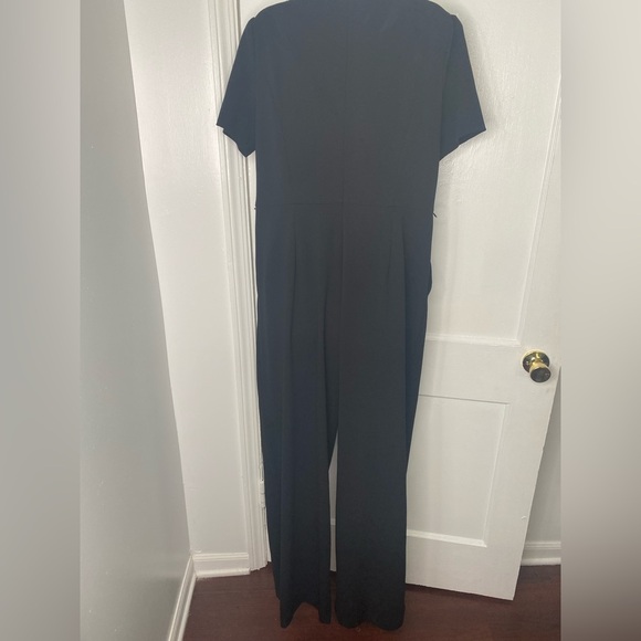Tommy Hilfiger Collared Black/Cream Wide-Leg Short Sleeves Jumpsuit - Picture 10 of 13